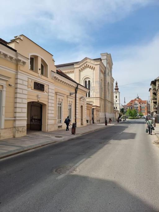 Vintage Apartman In City Center ميسكولك المظهر الخارجي الصورة