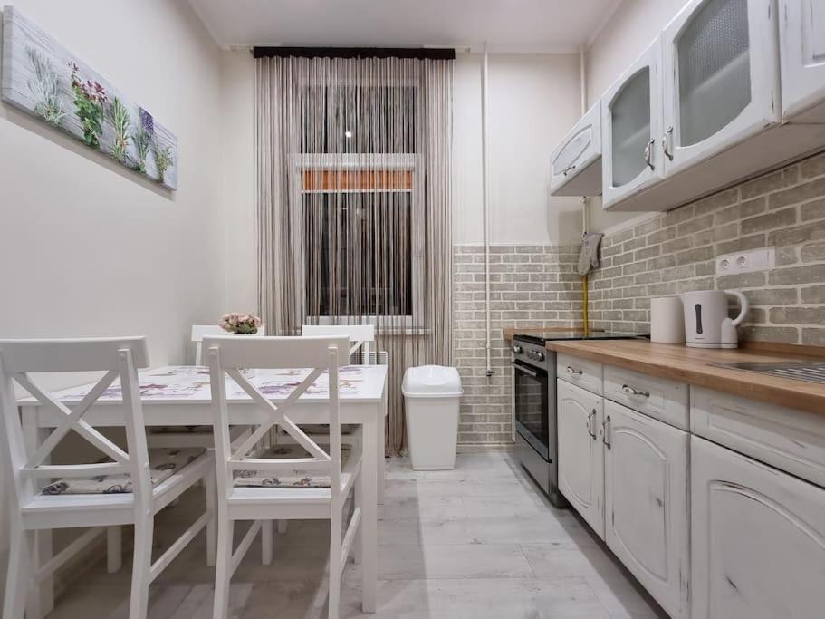 Vintage Apartman In City Center ميسكولك المظهر الخارجي الصورة