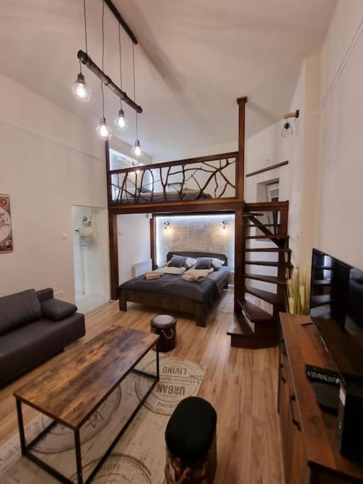 Vintage Apartman In City Center ميسكولك المظهر الخارجي الصورة